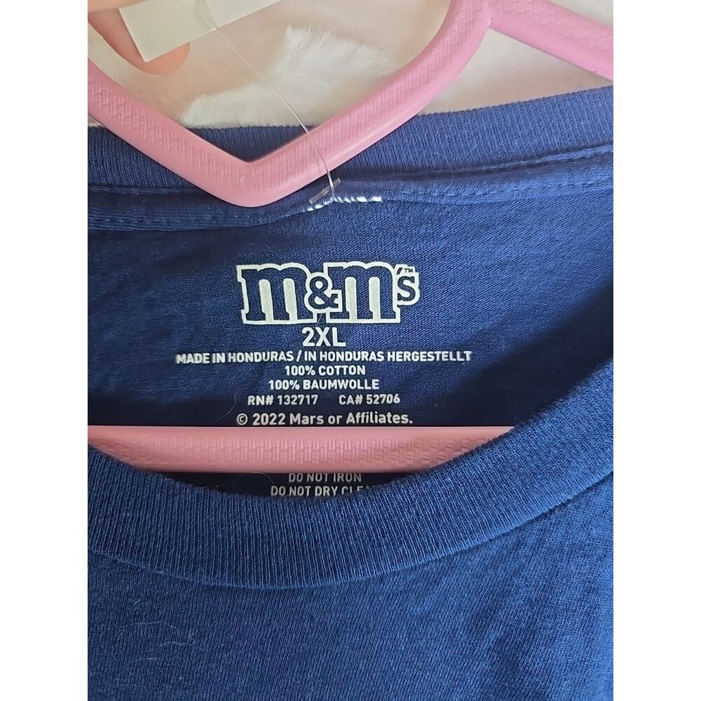 NWT M&Ms Official Plus 2X T-shirt Rainbow Pride Parade Casual Relaxed Fit - Picture 4 of 5